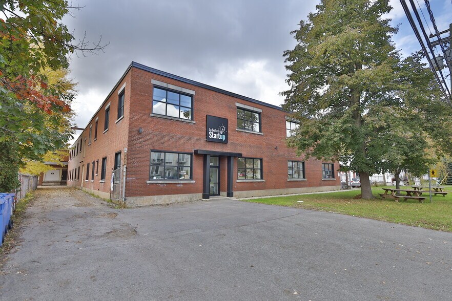 471 Av Gilles-Villeneuve, Berthierville, QC à vendre - Photo de l’immeuble – Image 3 sur 3