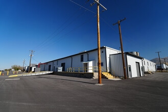 225 S Lodestone Way, Tooele, UT à louer Photo de l’immeuble– Image 1 sur 7