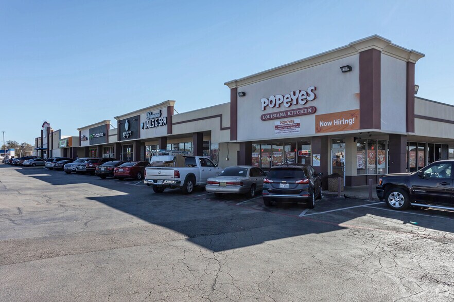 Fairmeadows Shopping Center portefeuille de 7 biens à vendre sur LoopNet.fr - Photo principale – Image 2 sur 16