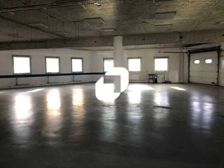 Local d’activités dans Nanterre à louer - Photo de l’immeuble – Image 3 sur 8