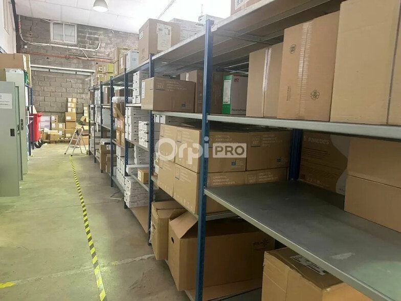 Local commercial dans La Seyne-sur-Mer à louer - Photo de l’immeuble – Image 3 sur 7