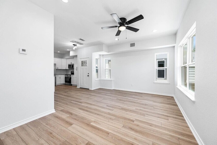 2024 Hampton st, Houston, TX à vendre - Photo de l’immeuble – Image 2 sur 11
