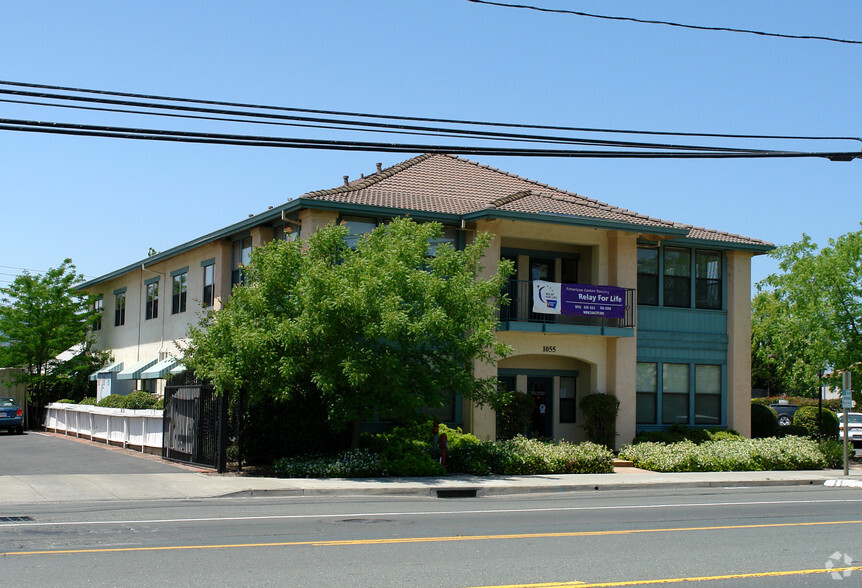 1055 Broadway, Sonoma, CA à louer - Photo de l’immeuble – Image 2 sur 5
