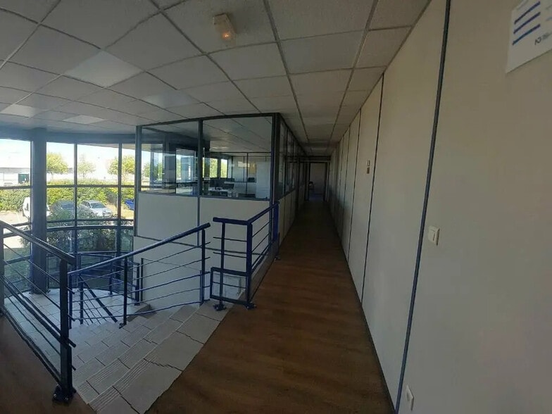 Local d’activités dans Mions à louer - Photo intérieure – Image 2 sur 4