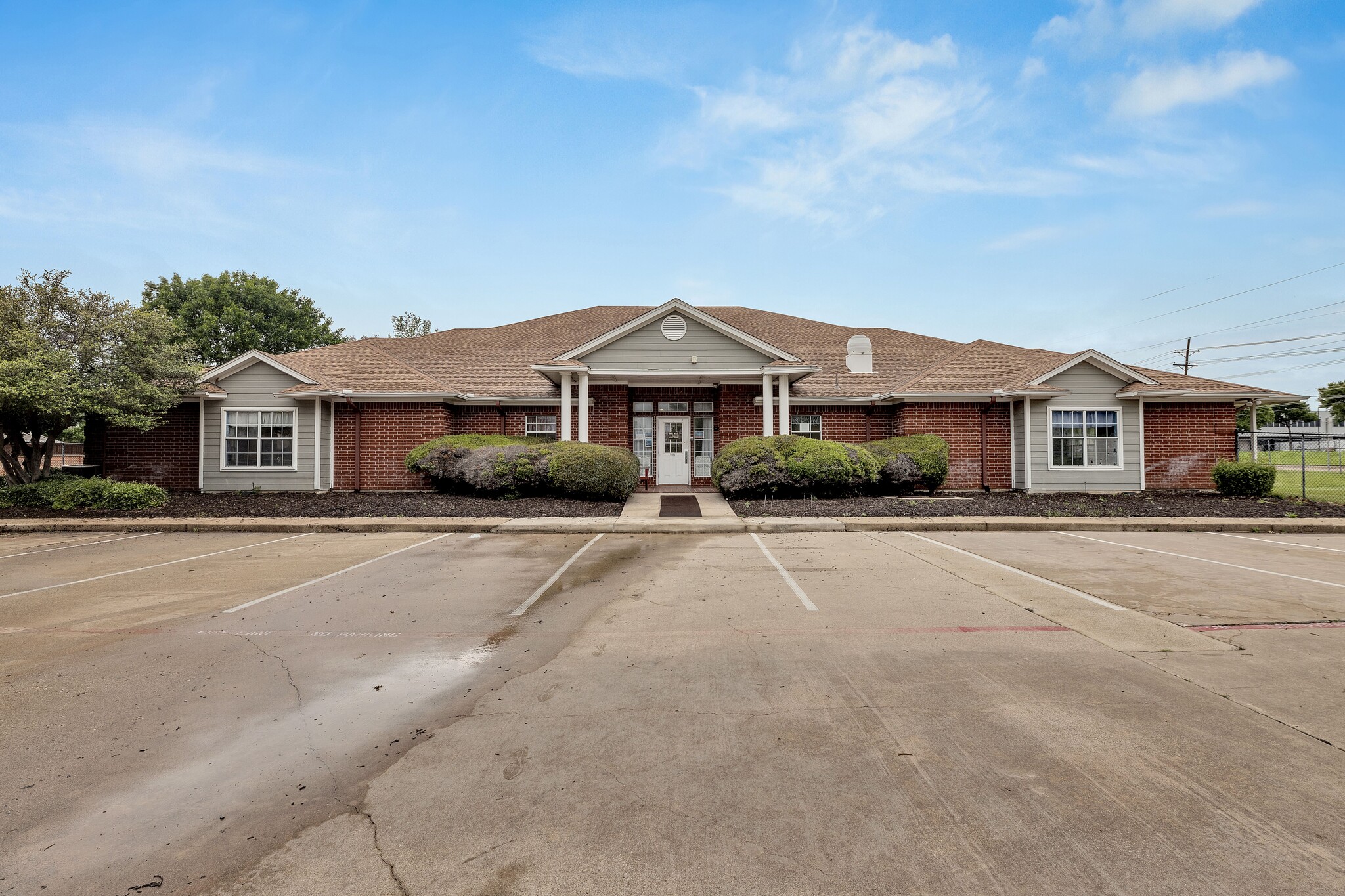 1504 N Garden Ridge Blvd, Lewisville, TX à louer Photo principale– Image 1 sur 2