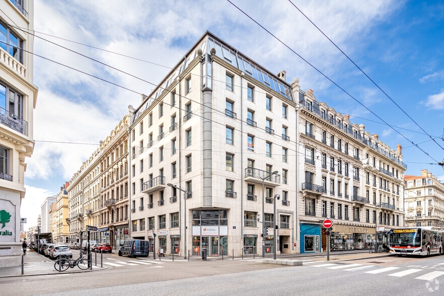 Local commercial dans Lyon à louer - Photo principale – Image 1 sur 3