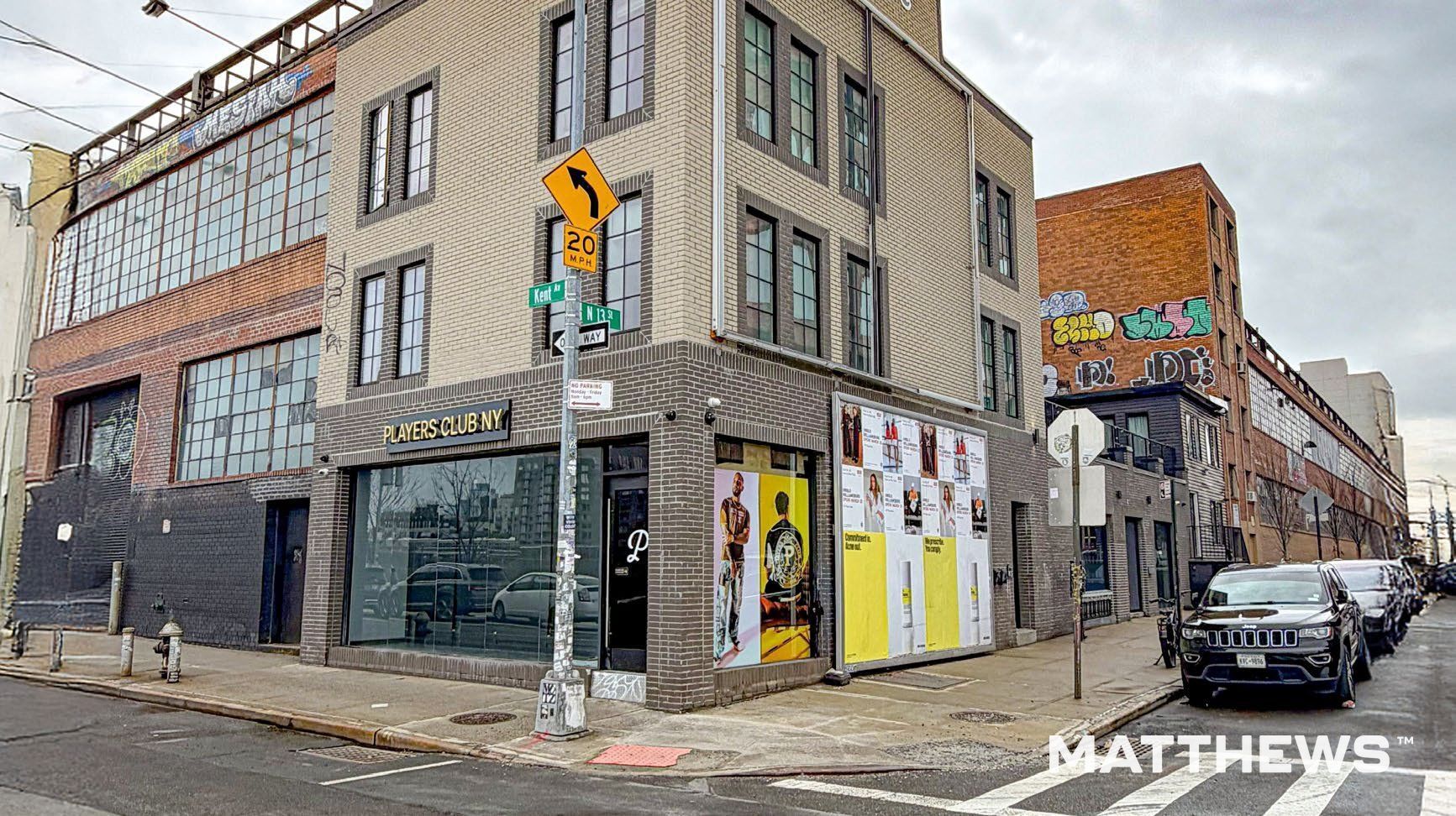 17 Kent Ave, Brooklyn, NY à louer Photo de l’immeuble– Image 1 sur 3