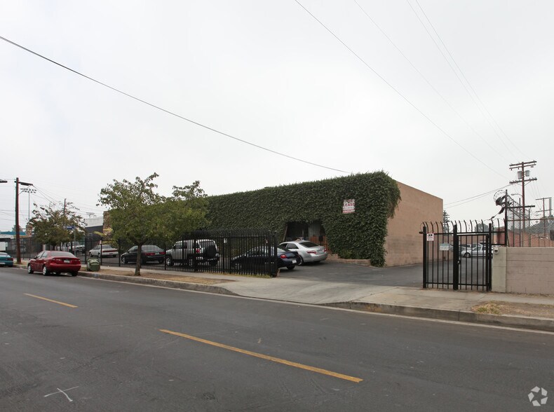 12676 Pierce St, Pacoima, CA à louer - Photo principale – Image 1 sur 9