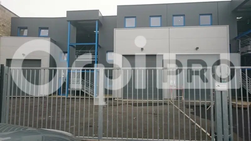 Local d'activités dans Villenoy à vendre - Photo de l’immeuble – Image 1 sur 5