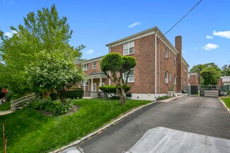 Plus de détails pour 26 Linden St, Great Neck, NY - Logement à vendre