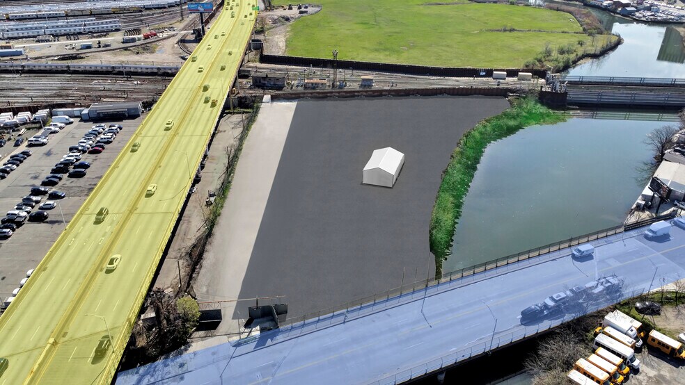 2647 Stillwell Ave, Brooklyn, NY à louer - Photo de l’immeuble – Image 3 sur 3
