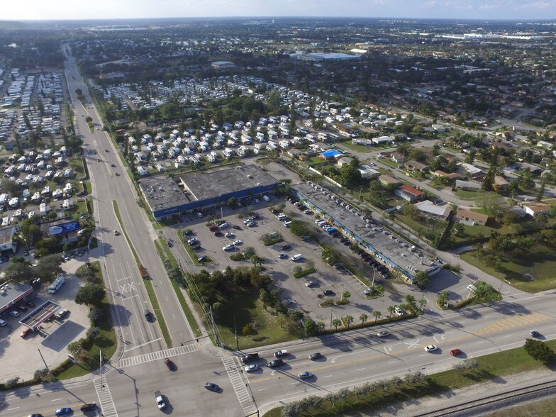 4811 N Dixie Hwy, Pompano Beach, FL à louer - Aérien – Image 2 sur 3