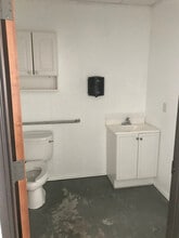 8428 Denton Hwy, Watauga, TX à louer Photo de l’immeuble– Image 2 sur 2