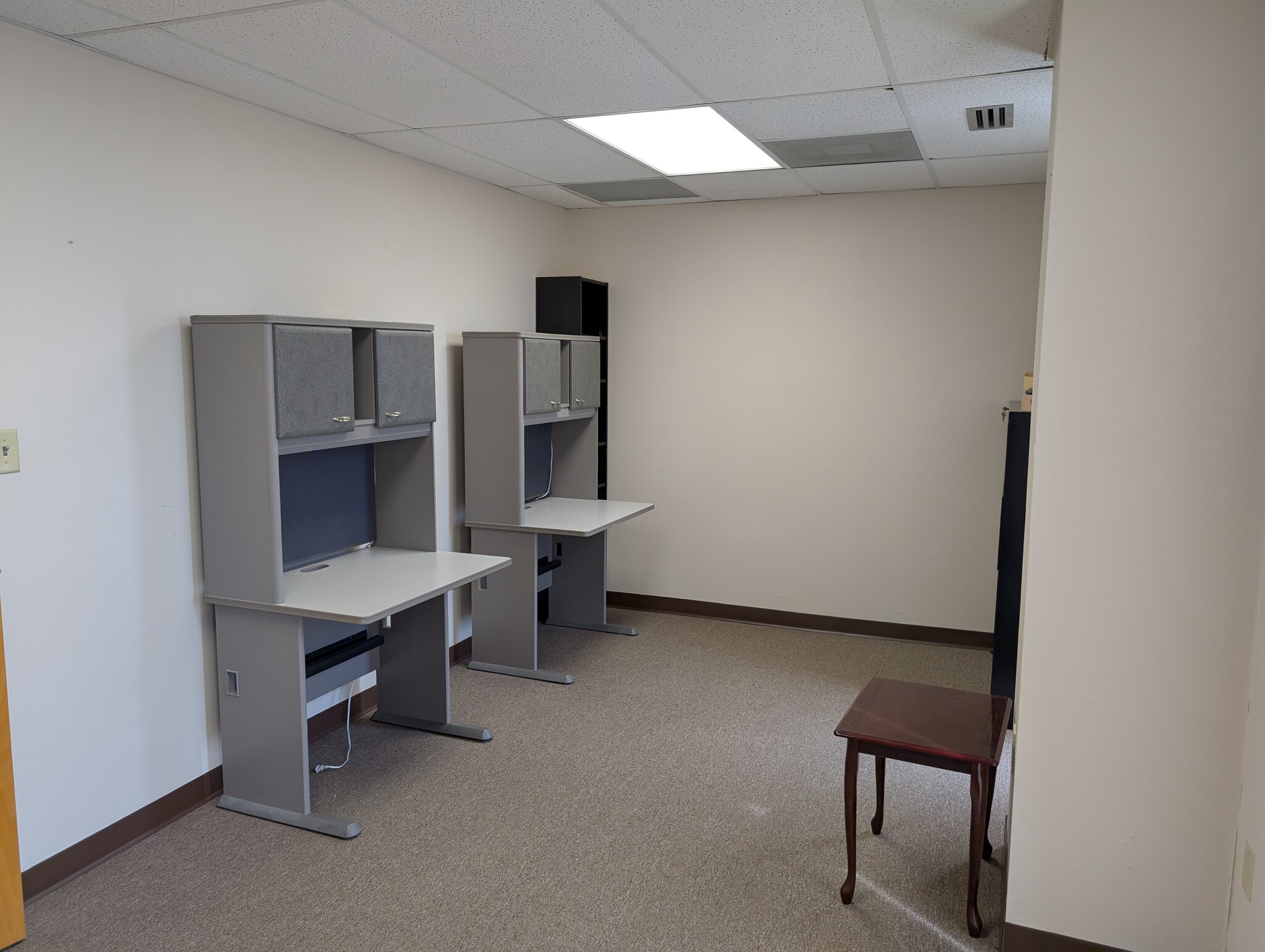 801 W Bay Dr, Largo, FL à louer Photo intérieure– Image 1 sur 17