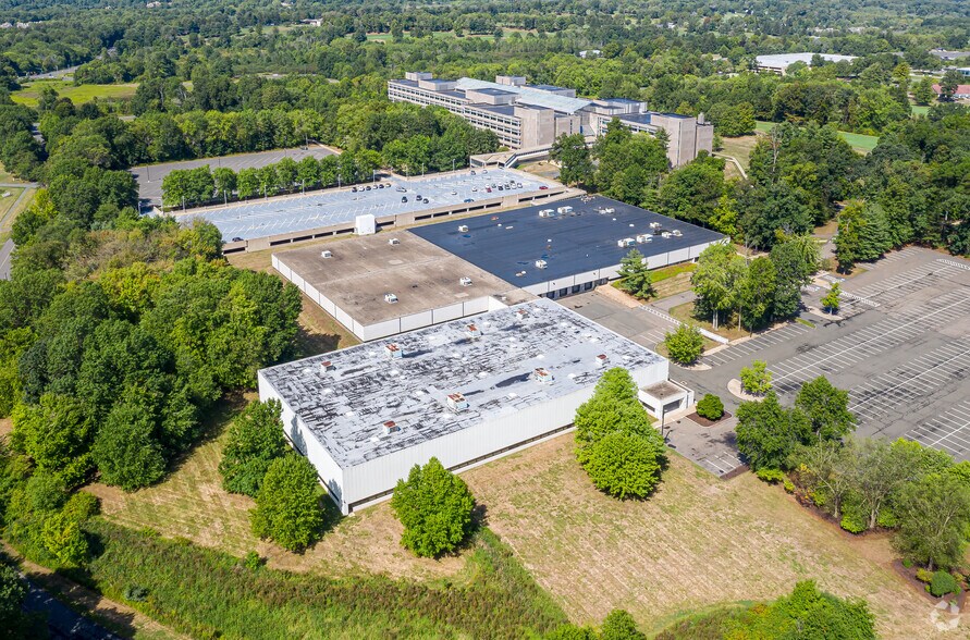 1300 Hall Blvd, Bloomfield, CT à vendre - Aérien – Image 3 sur 13
