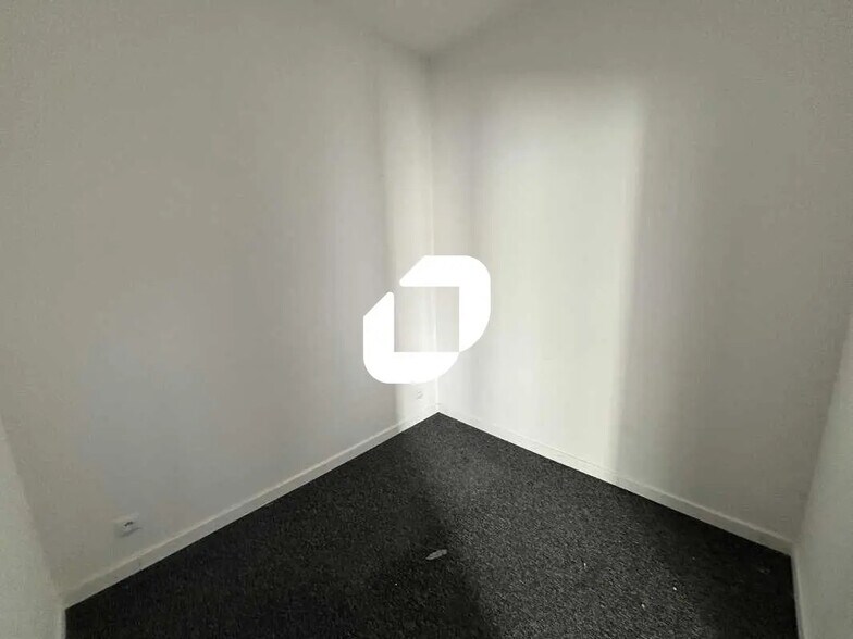 Local commercial dans Bordeaux à louer - Photo de l’immeuble – Image 3 sur 4