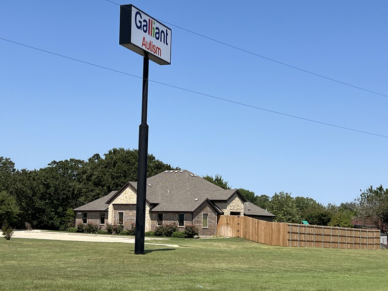 1600 Creekstone Ct, Seagoville, TX à vendre - Photo de l’immeuble – Image 3 sur 8