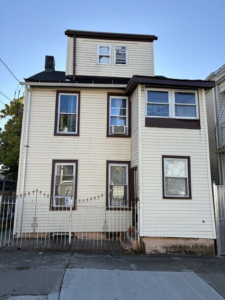 Multi-Family & Mixed Use Properties portefeuille de 7 biens à vendre sur LoopNet.fr - Photo de l’immeuble – Image 3 sur 6