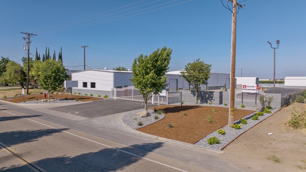 808 N Kelsey St, Visalia, CA à louer - Photo de l’immeuble – Image 3 sur 3