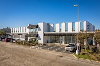 Plus de détails pour 6802 Mapleridge St, Bellaire, TX - Local commercial à louer