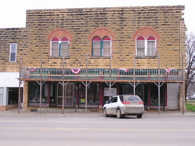 105 N Main St, Sylvan Grove, KS à vendre - Photo principale – Image 1 sur 37