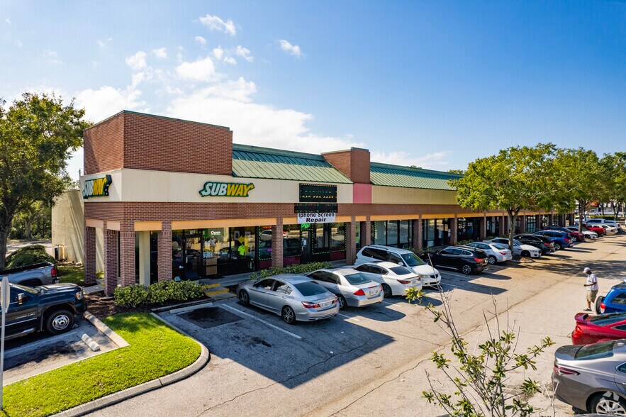 6201-6217 E Hillsborough Ave, Tampa, FL à louer - Photo de l’immeuble – Image 2 sur 4