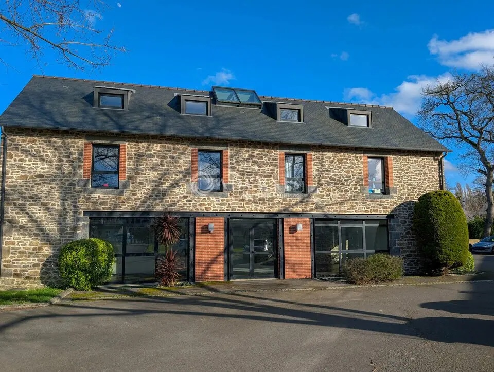 Bureau dans Miniac-Morvan à louer Photo de l’immeuble– Image 1 sur 9