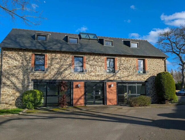 Plus de détails pour Bureau à louer