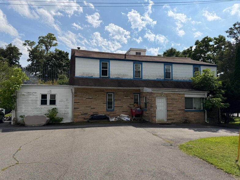 184 S Pascack Rd, Nanuet, NY à vendre - Photo principale – Image 2 sur 46