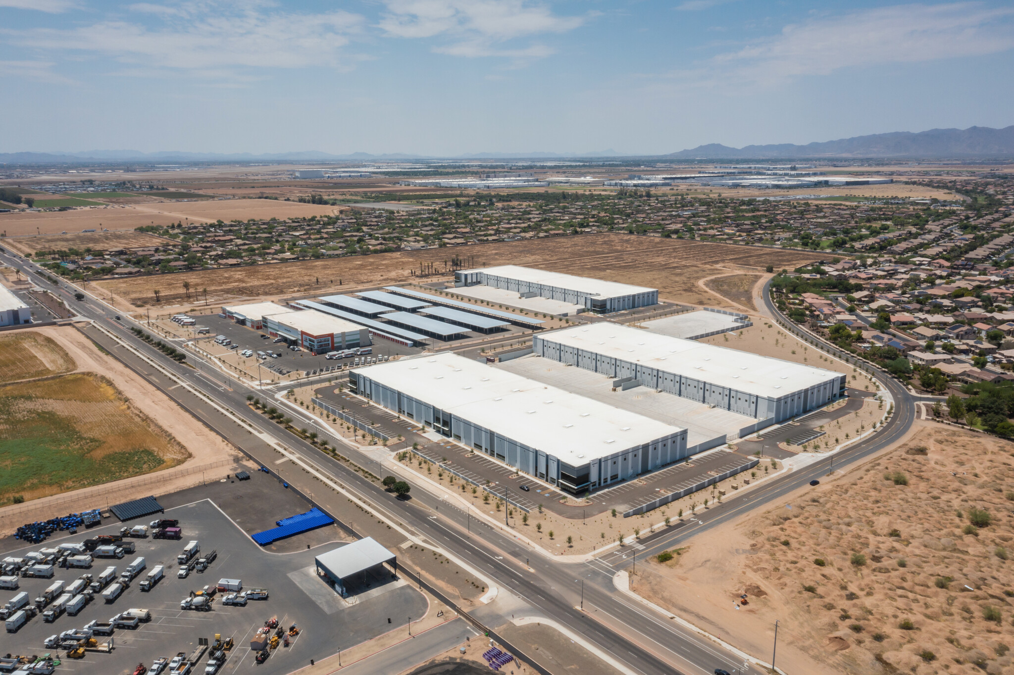 W Laurel Ln & Litchfield Rd, Surprise, AZ à louer Photo de l’immeuble– Image 1 sur 5