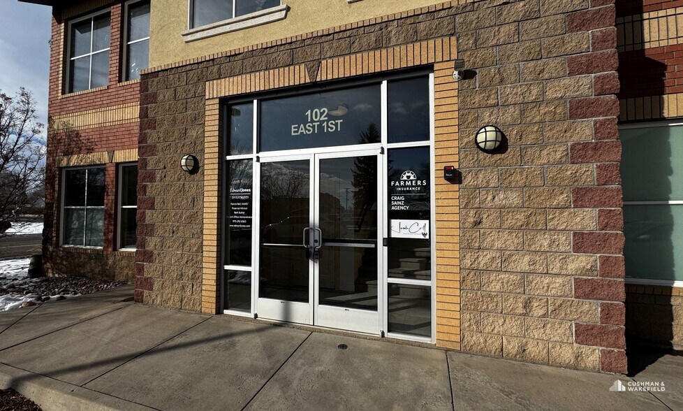 102 E 1st St, Loveland, CO à louer - Photo de l’immeuble – Image 3 sur 3