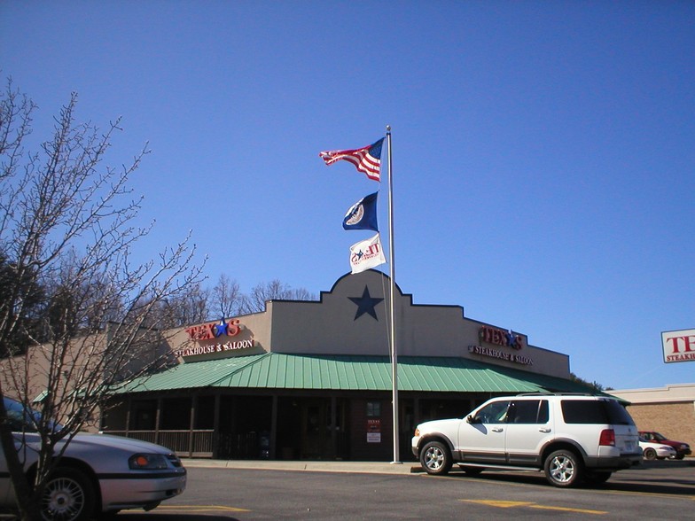 283 Commonwealth Blvd W, Martinsville, VA à louer - Photo principale – Image 1 sur 13
