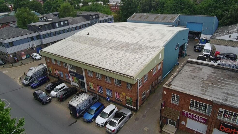 30 Commerce Rd, Brentford à louer - Photo de l’immeuble – Image 1 sur 20