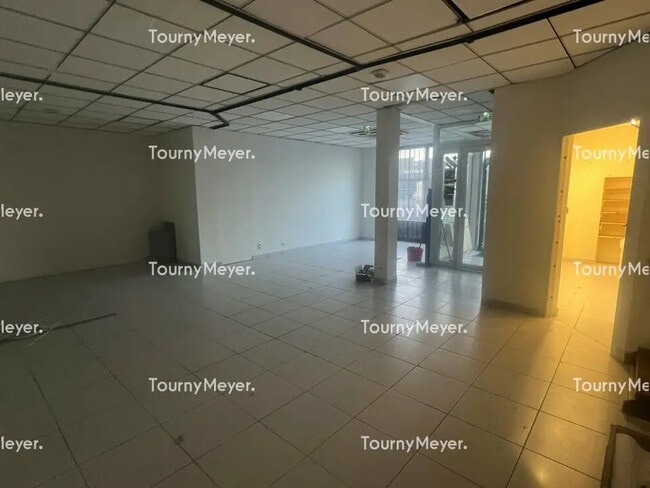 Plus de détails pour Local commercial à vendre