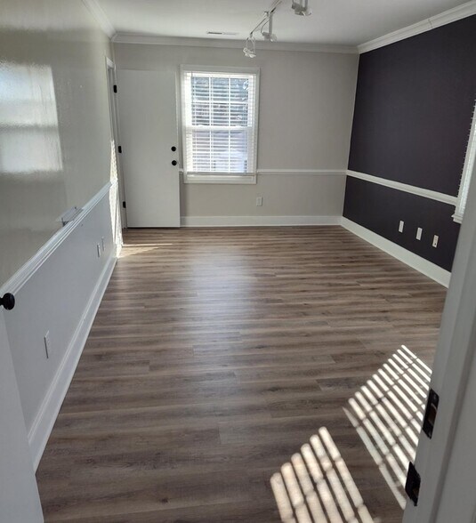 110 Hepler St, Kernersville, NC à louer - Photo de l’immeuble – Image 3 sur 5