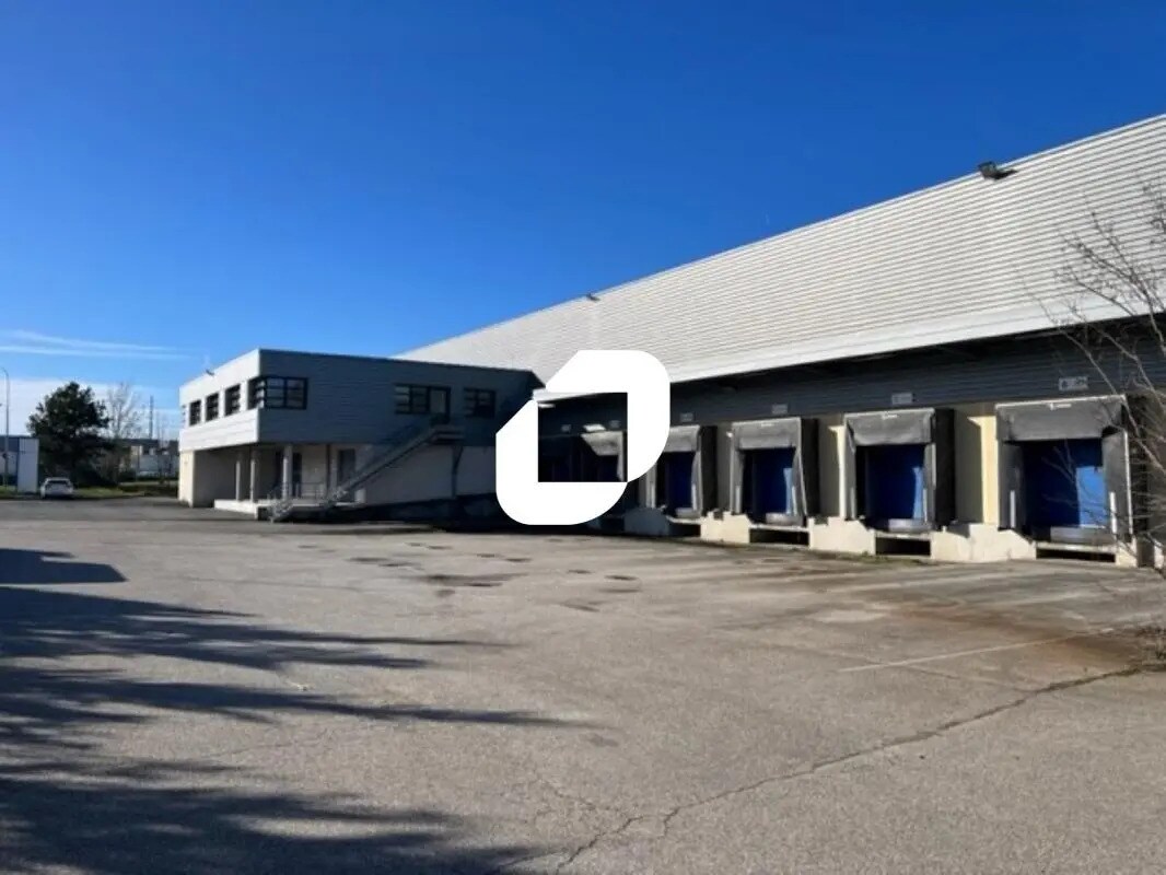 501 Rue Du Beaujolais, Miribel à louer Photo de l’immeuble– Image 1 sur 32