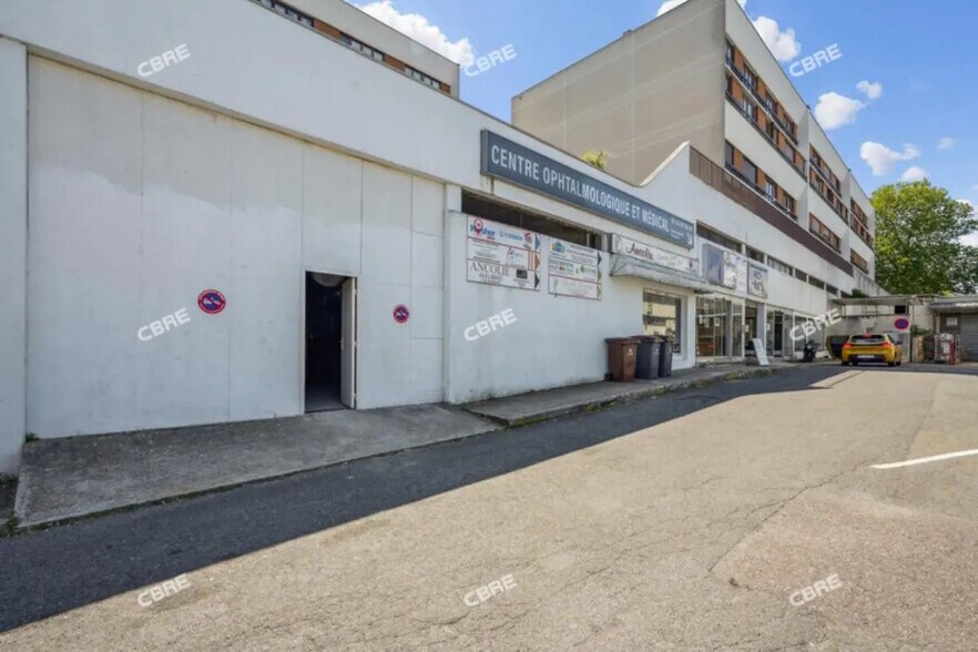 Local commercial dans La Celle-Saint-Cloud à louer - Photo de l’immeuble – Image 3 sur 4