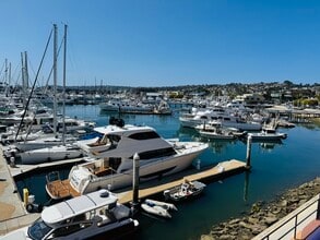 5000 N Harbor Dr, San Diego, CA à louer Photo intérieure– Image 2 sur 7