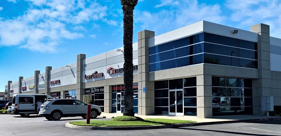 5370 Schaefer Ave, Chino, CA à louer - Photo de l’immeuble – Image 2 sur 11