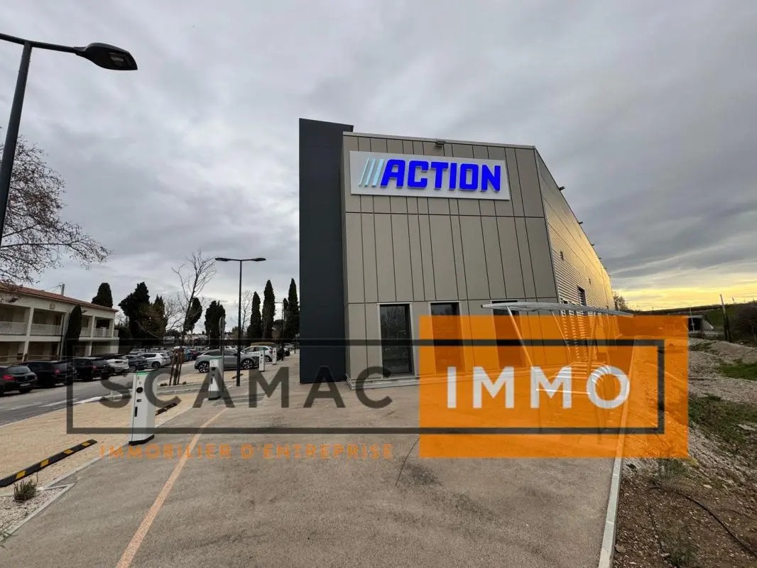 Industriel/Logistique dans Salon-de-Provence à louer Photo de l’immeuble– Image 1 sur 8