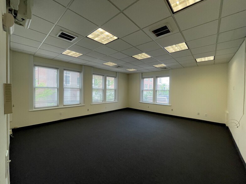 238 Main St, Hackensack, NJ à louer - Photo de l’immeuble – Image 1 sur 13