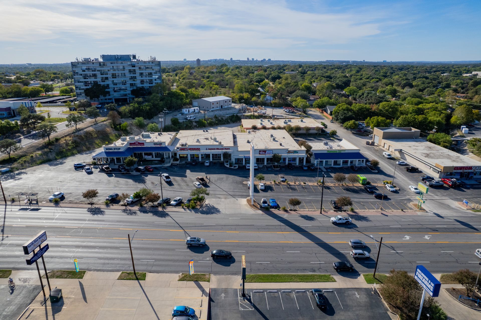 7045-7071 San Pedro Ave, San Antonio, TX à louer Photo de l’immeuble– Image 1 sur 23