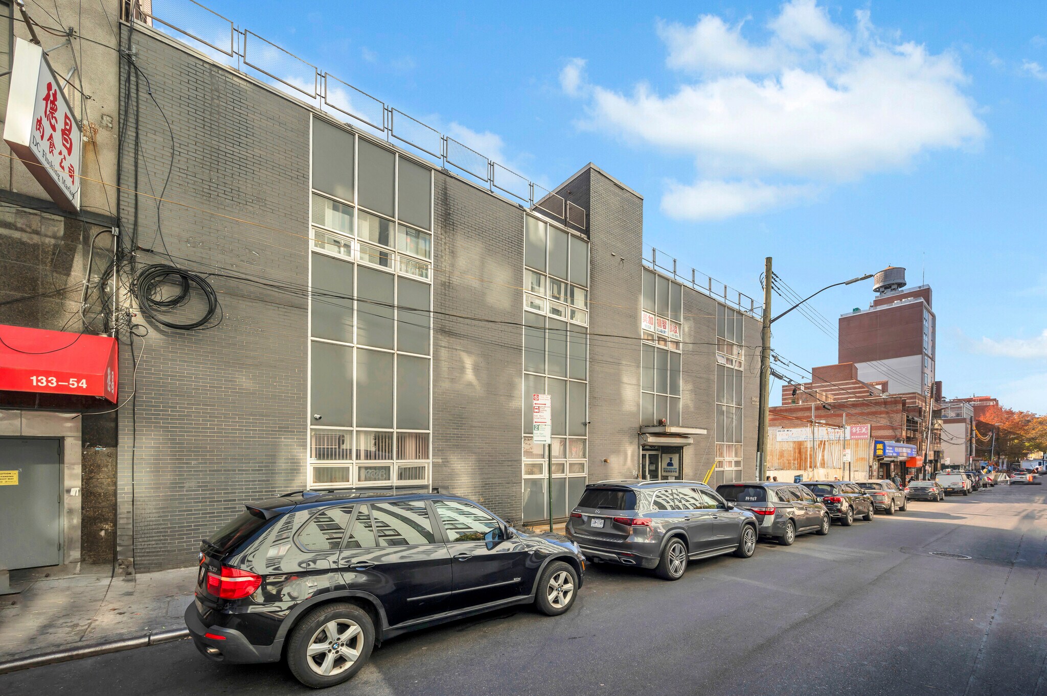 133-50 41st Ave, Flushing, NY à louer Photo de l’immeuble– Image 1 sur 7