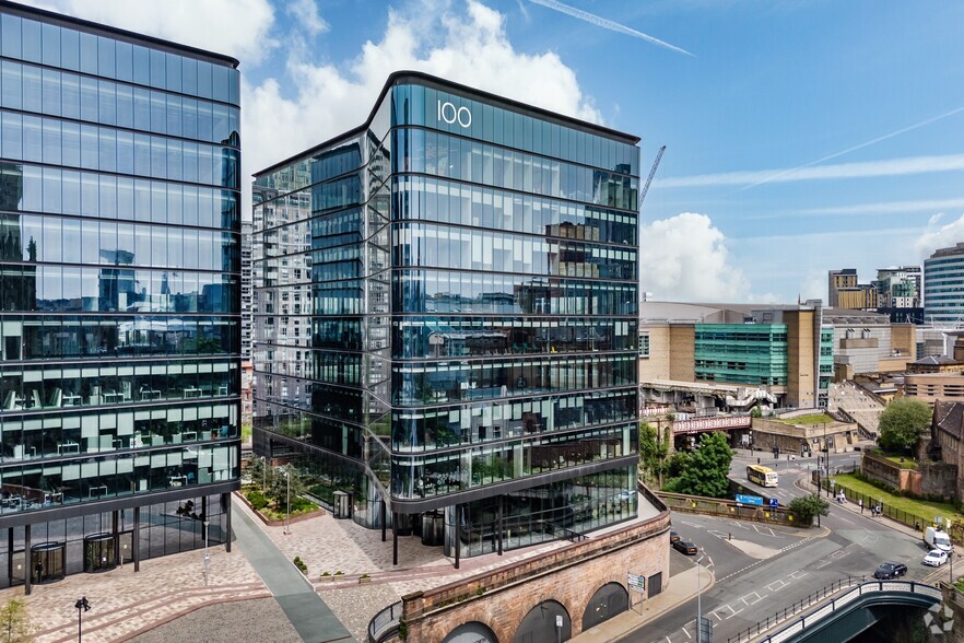 100 Embankment, Salford à louer - Photo de l’immeuble – Image 1 sur 31