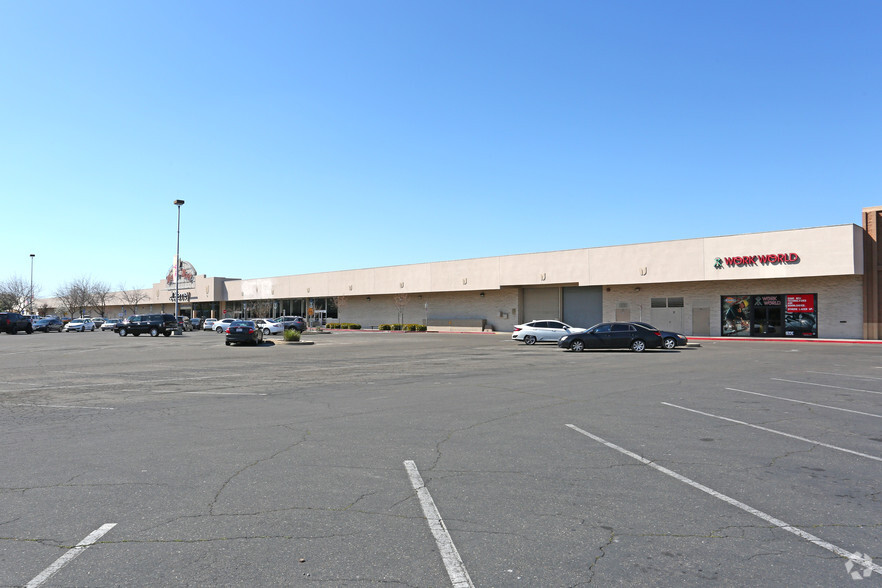 645 Fairfield Dr, Merced, CA à louer - Photo de l’immeuble – Image 2 sur 15