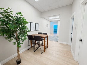 340-390 Saskatoon St, London, ON à louer Photo intérieure– Image 2 sur 5