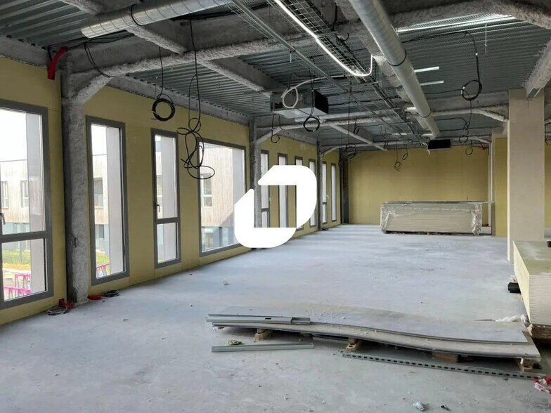 Bureau dans Famars à louer - Photo de l’immeuble – Image 2 sur 9