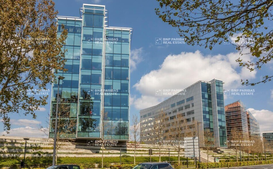 38 Allée Vauban, La Madeleine à louer - Photo de l’immeuble – Image 2 sur 15