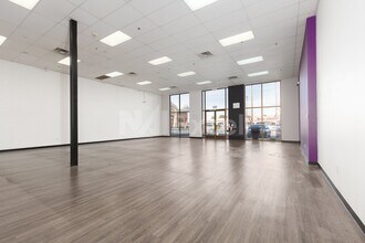 5181-5191 W Charleston Blvd, Las Vegas, NV à louer Photo intérieure– Image 2 sur 10