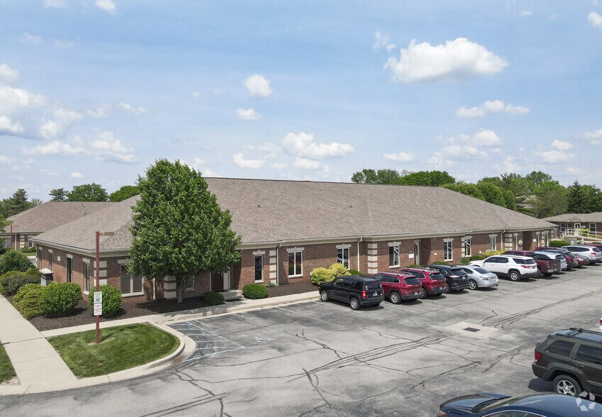 633 Library Park Dr, Greenwood, IN à louer - Photo principale – Image 1 sur 9